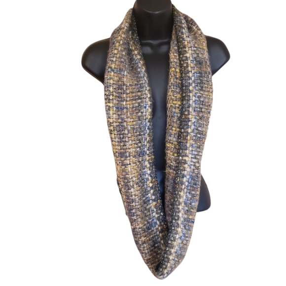 El Corte Inglés Infinity Scarf - Picture 1 of 4